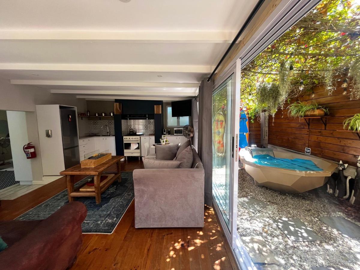 Modern Spacious Cottage With Hot Tub, Flora Studio 赫曼努斯 外观 照片